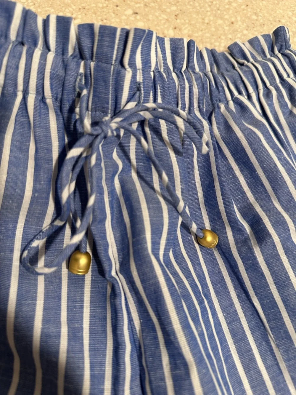 Kivari Striped White Blue Cotton Linen CAPRI Shorts US 4 Small NWT - Picture 7 of 14